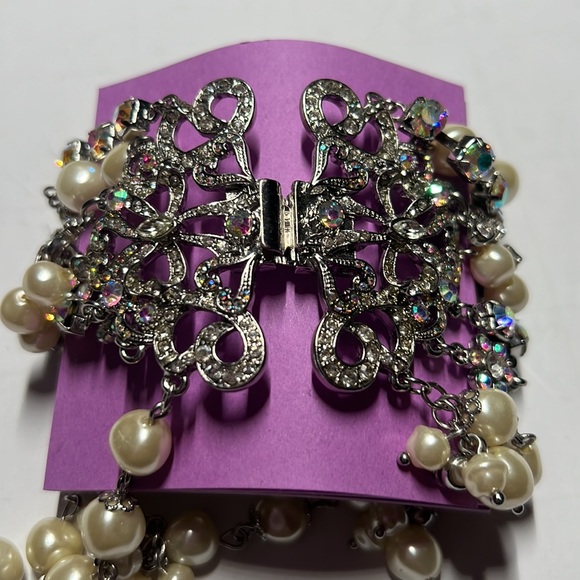 Wide aurora borealis rhinestone and pearl bracelet with silver closure - Picture 3 of 3